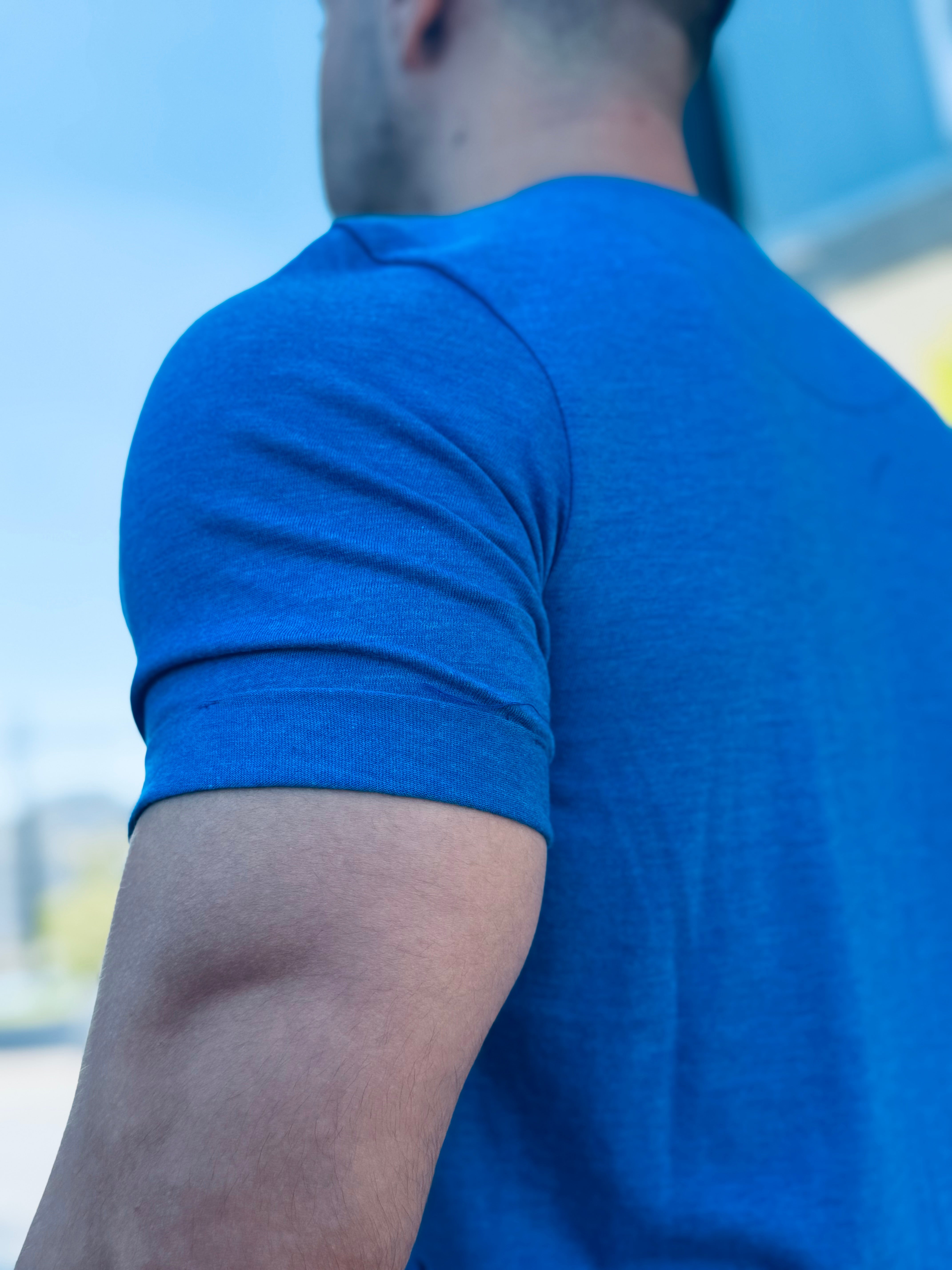 PLAYERA LONG FIT KING BLUE